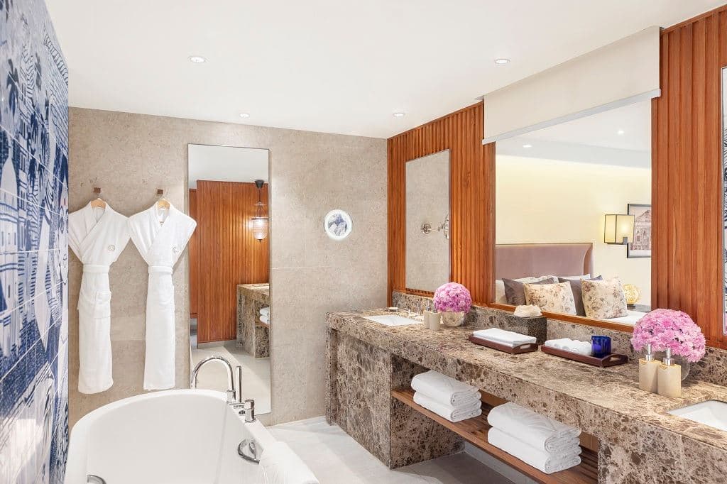 rooms-deluxe-room-sea-view