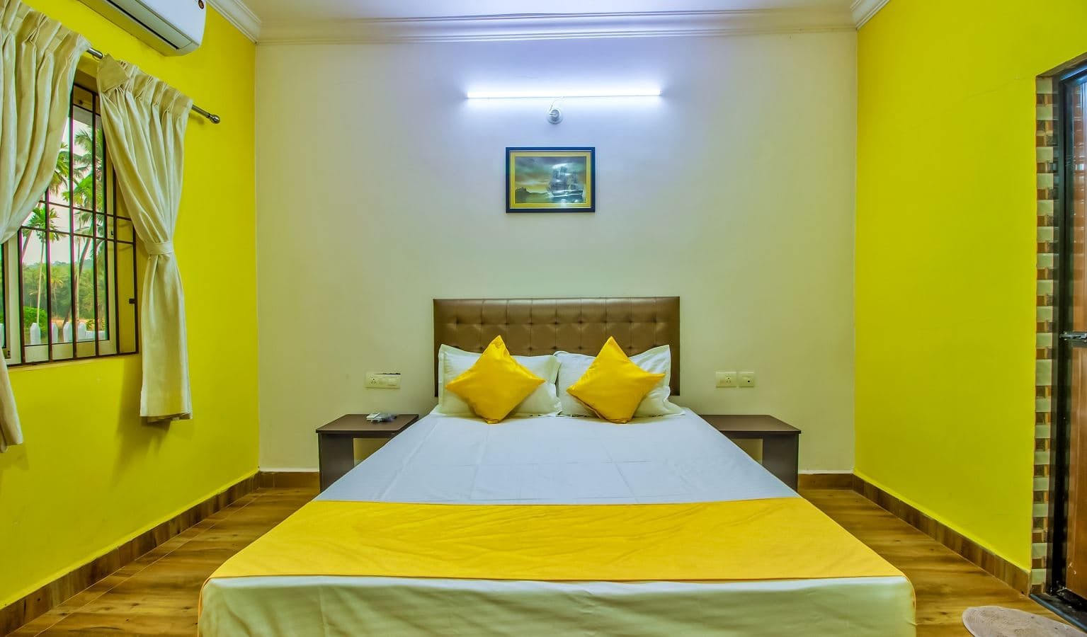 rooms-deluxe-ac