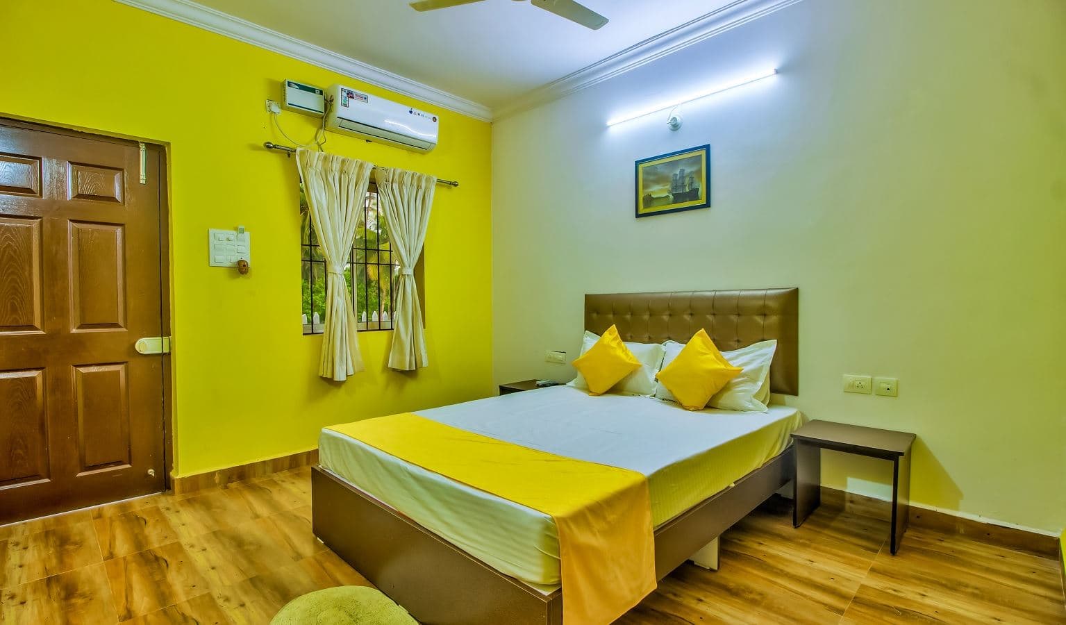 rooms-deluxe-ac