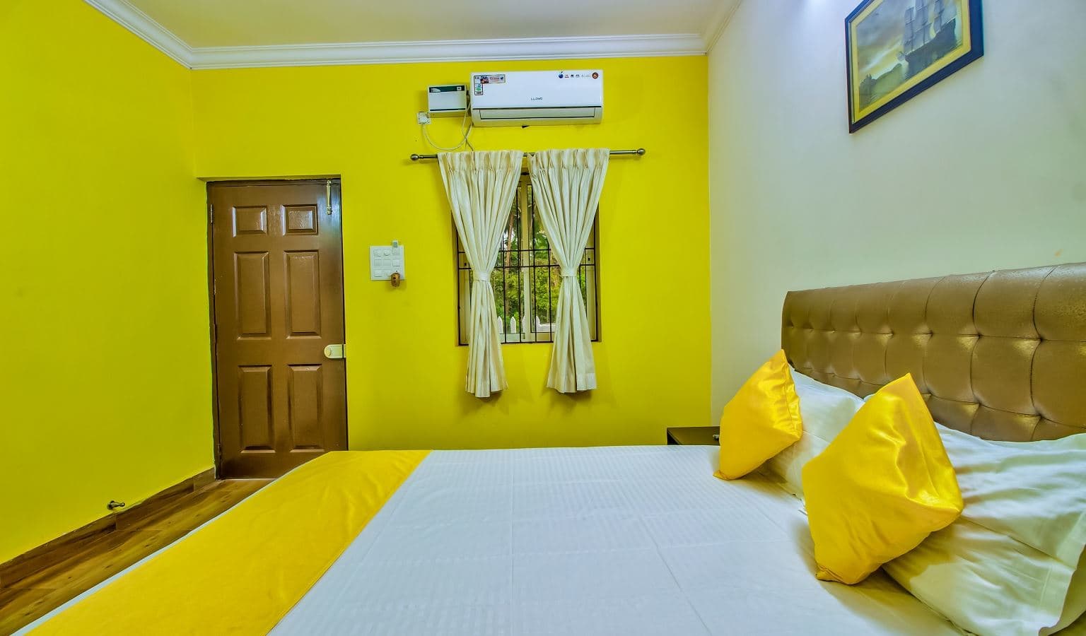 rooms-deluxe-ac