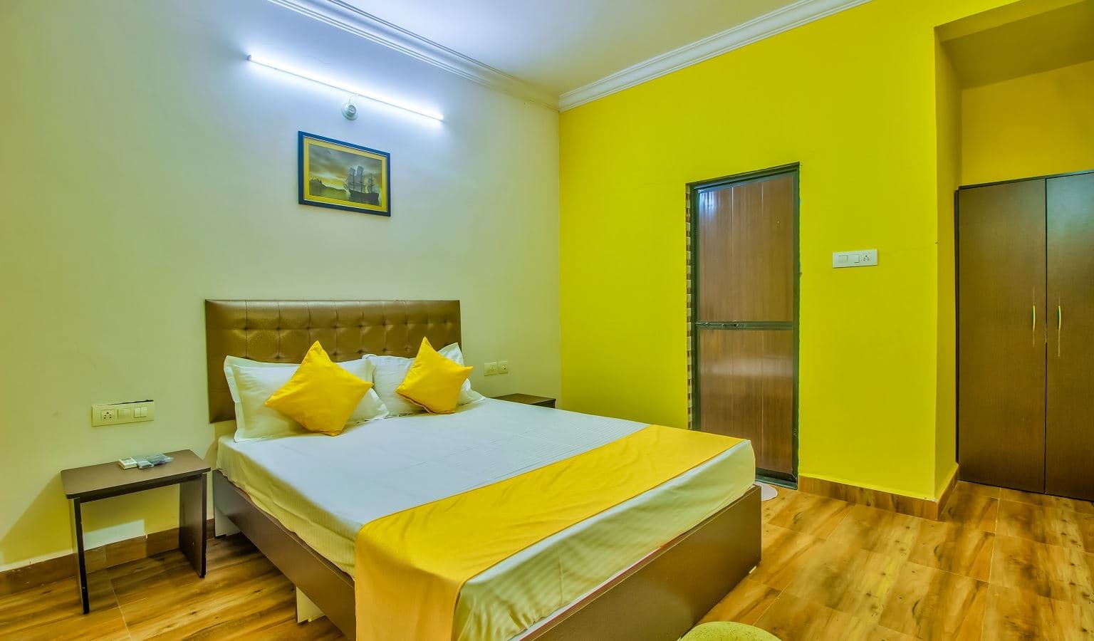 rooms-deluxe-ac