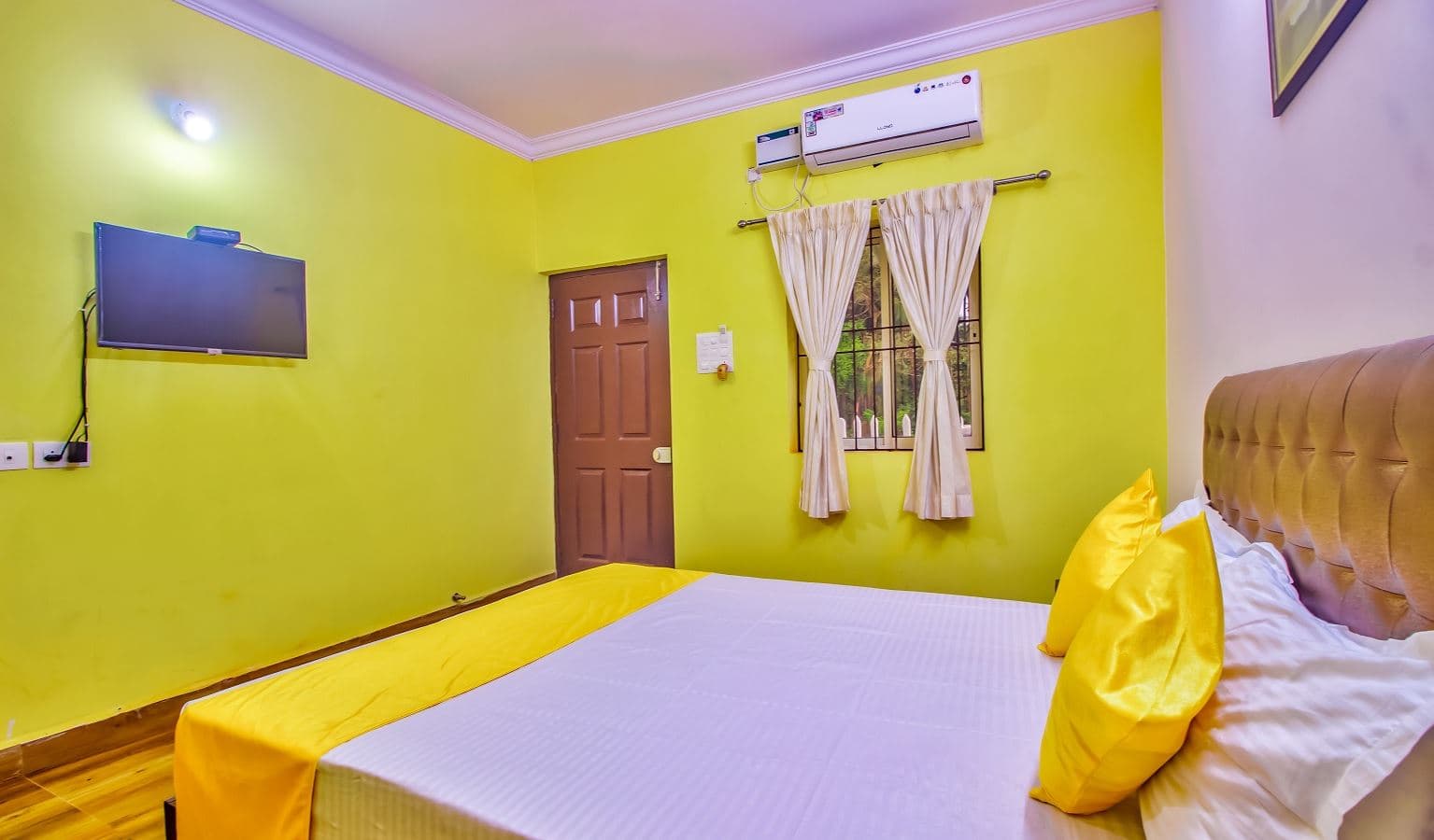 rooms-deluxe-ac