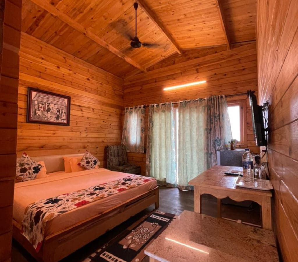 rooms-super-deluxe-wooden-cottage