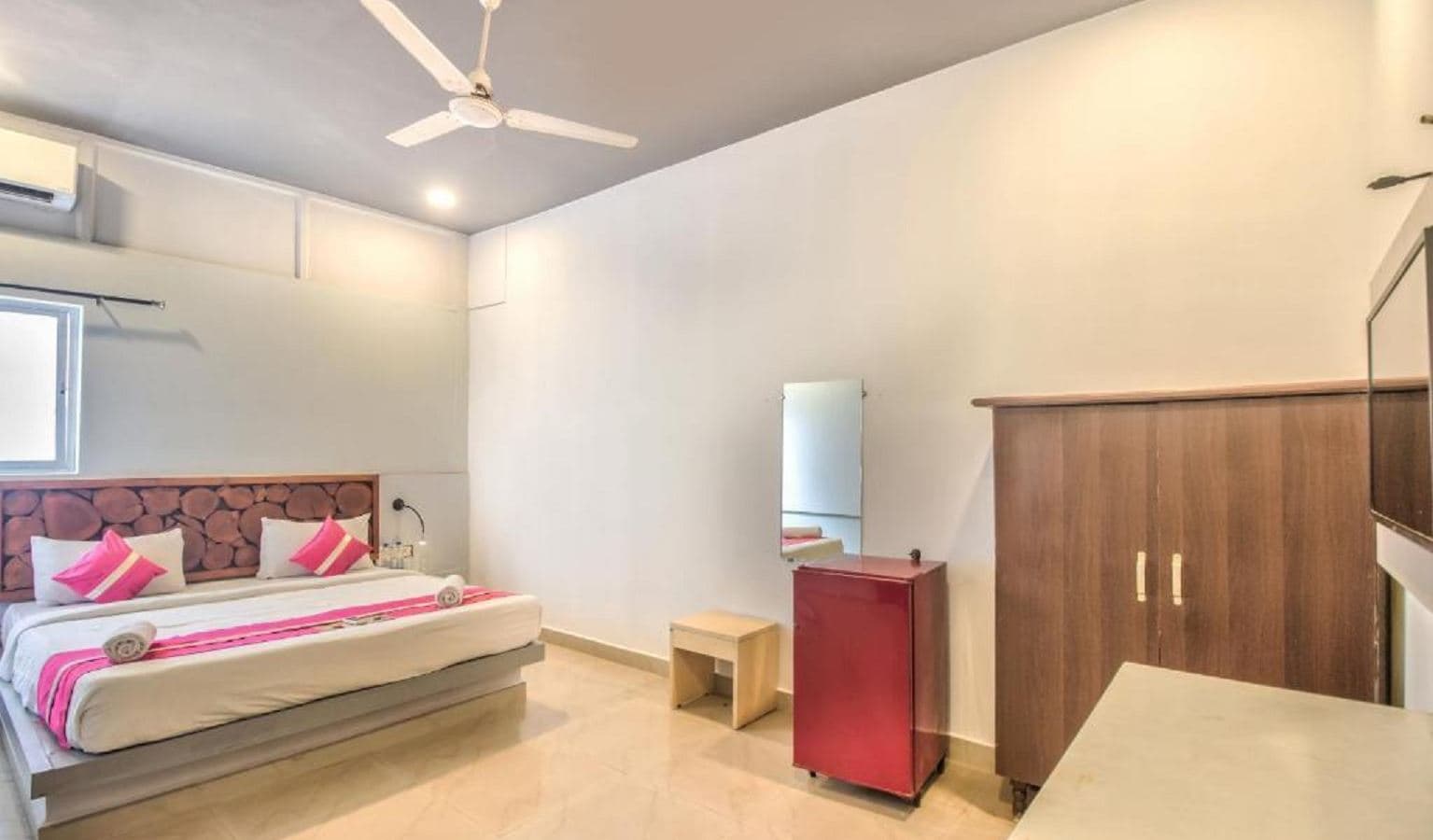 rooms-deluxe-ac