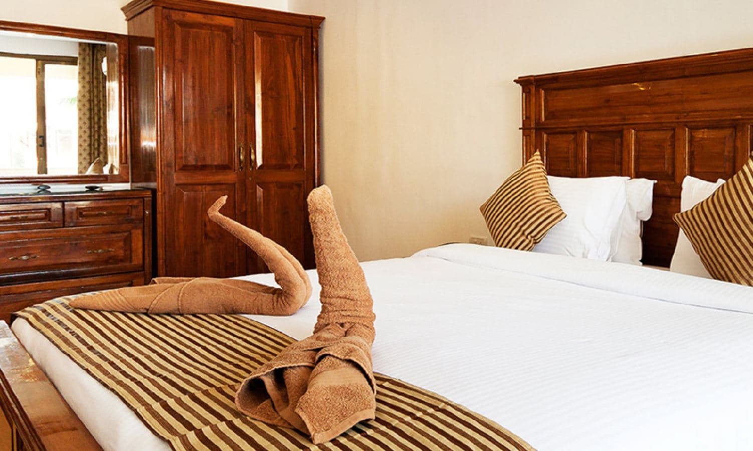 rooms-deluxe-suite