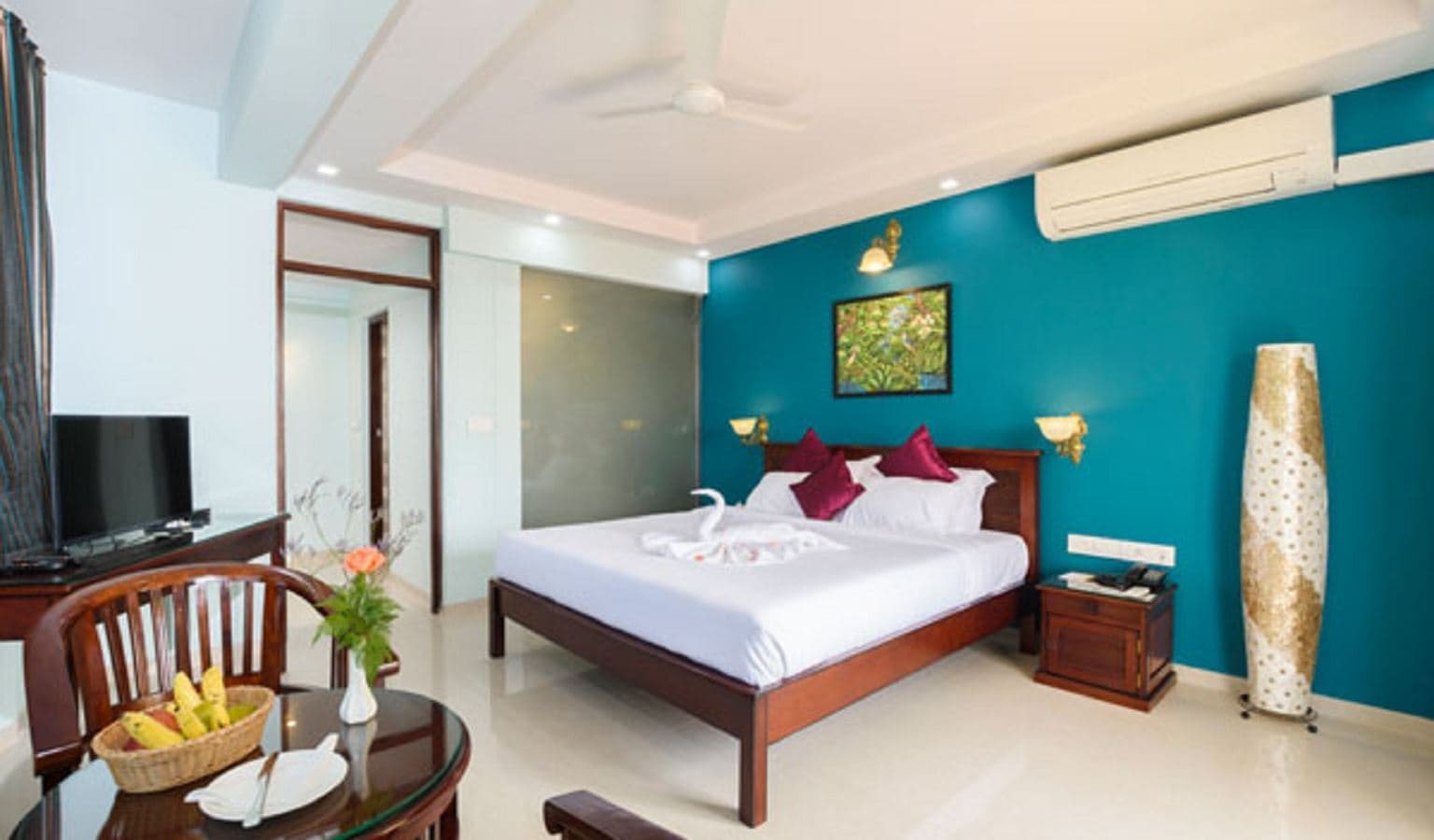 rooms-garden-view