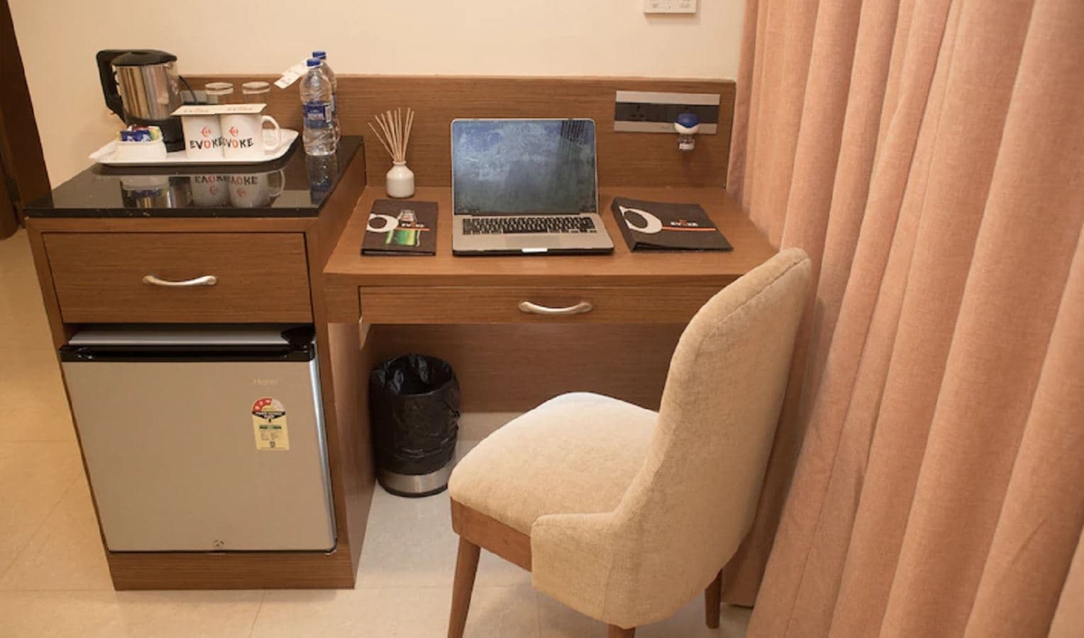 rooms-club-room