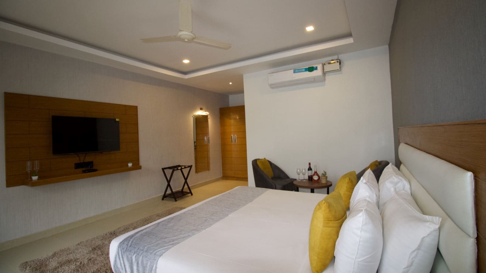 rooms-deluxe-ac
