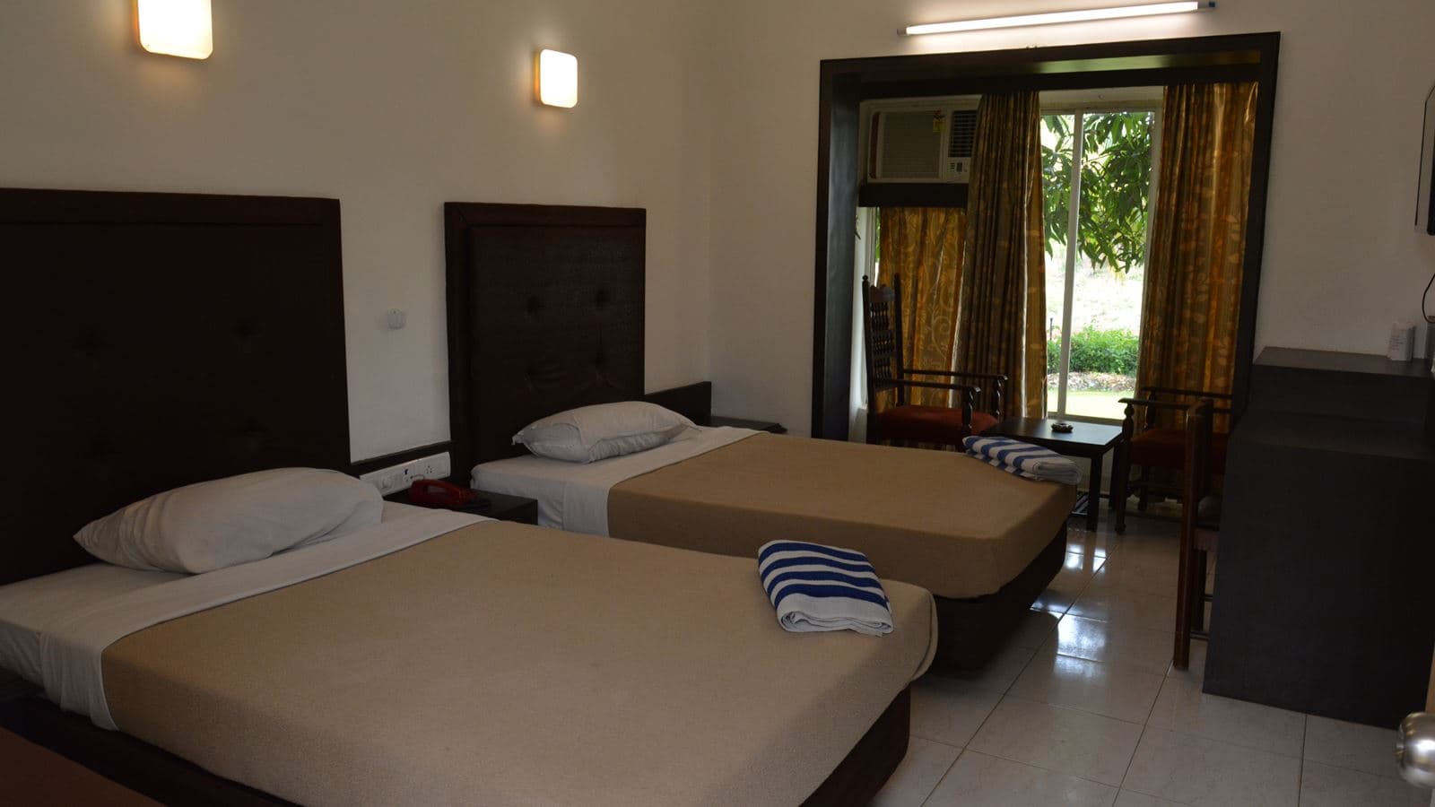 rooms-standard-room
