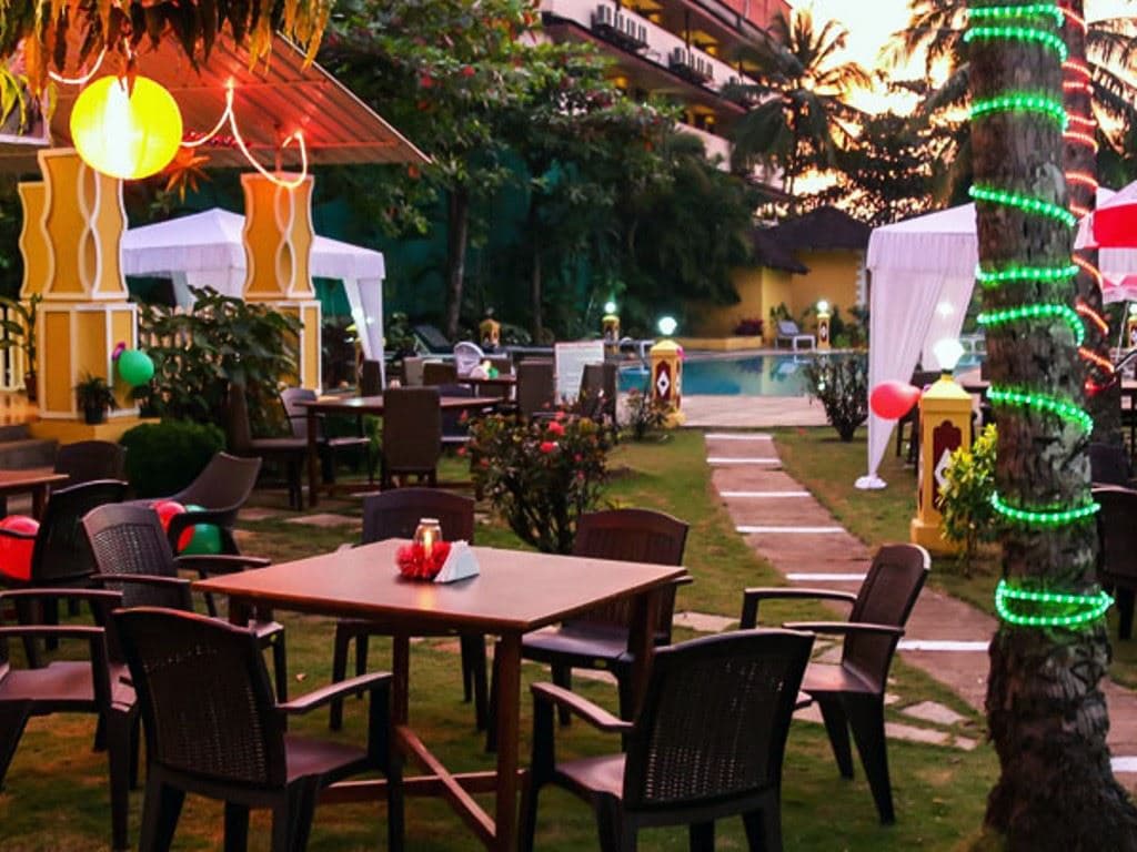 restaurants-oasis-bar-and-restaurant