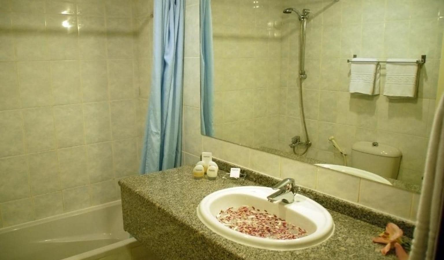 rooms-standard-room