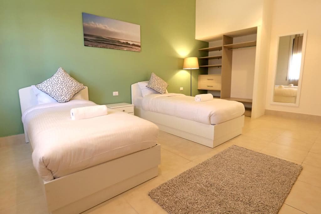 rooms-shared-villa