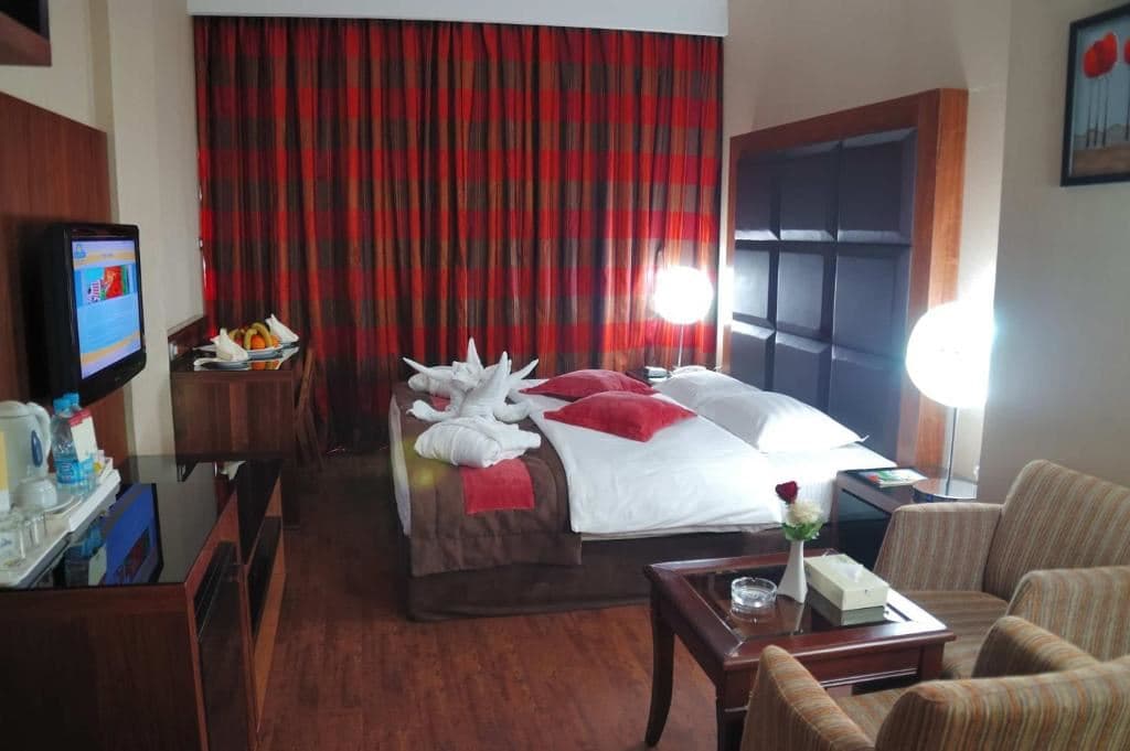 rooms-deluxe-room