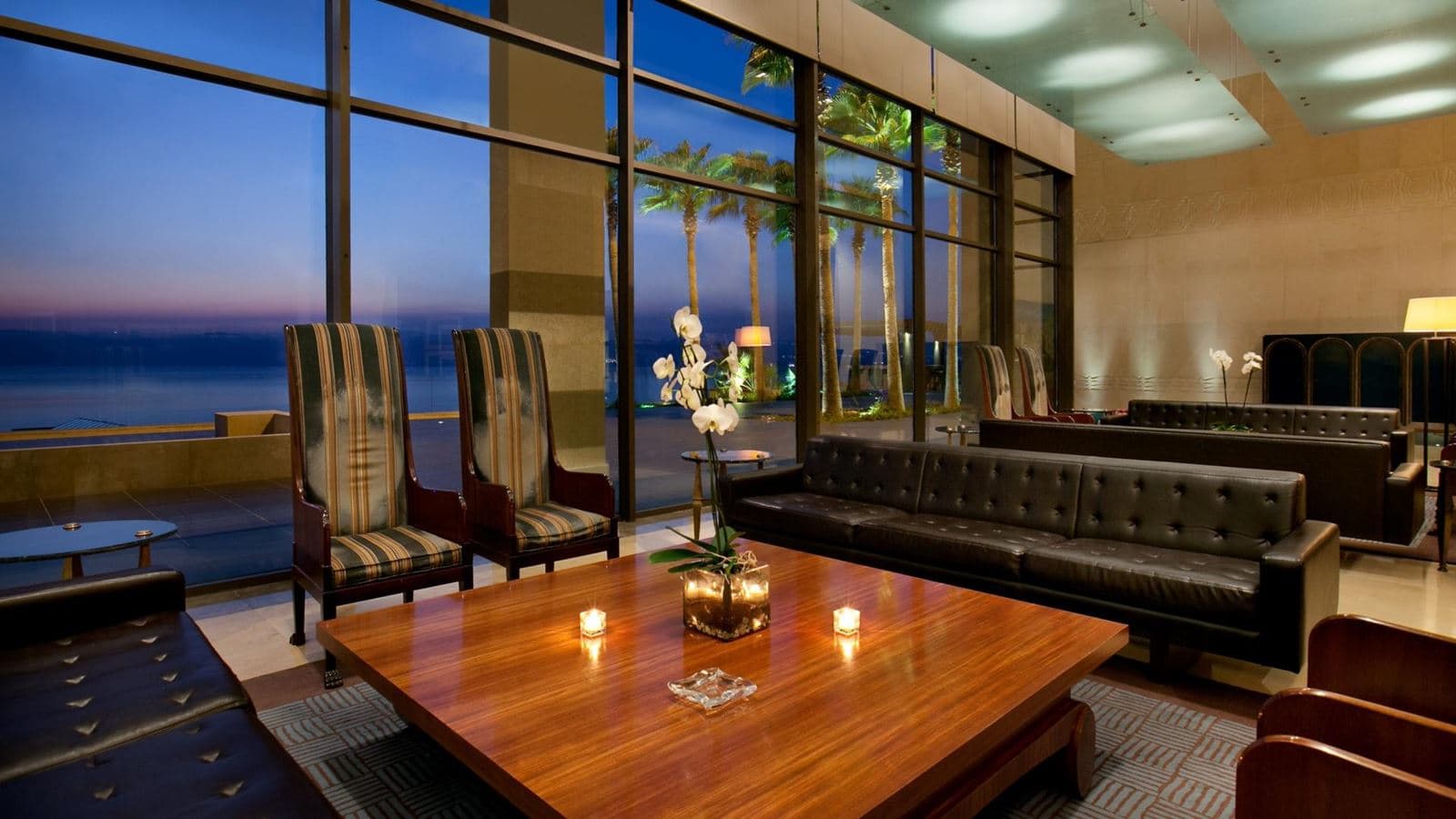 bars-isin-lobby-bar