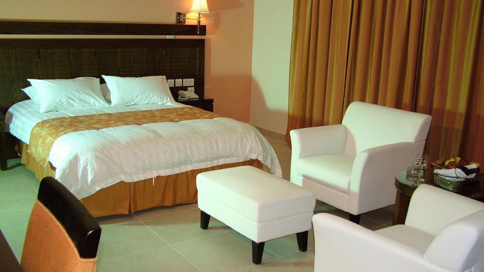 rooms-deluxe-room