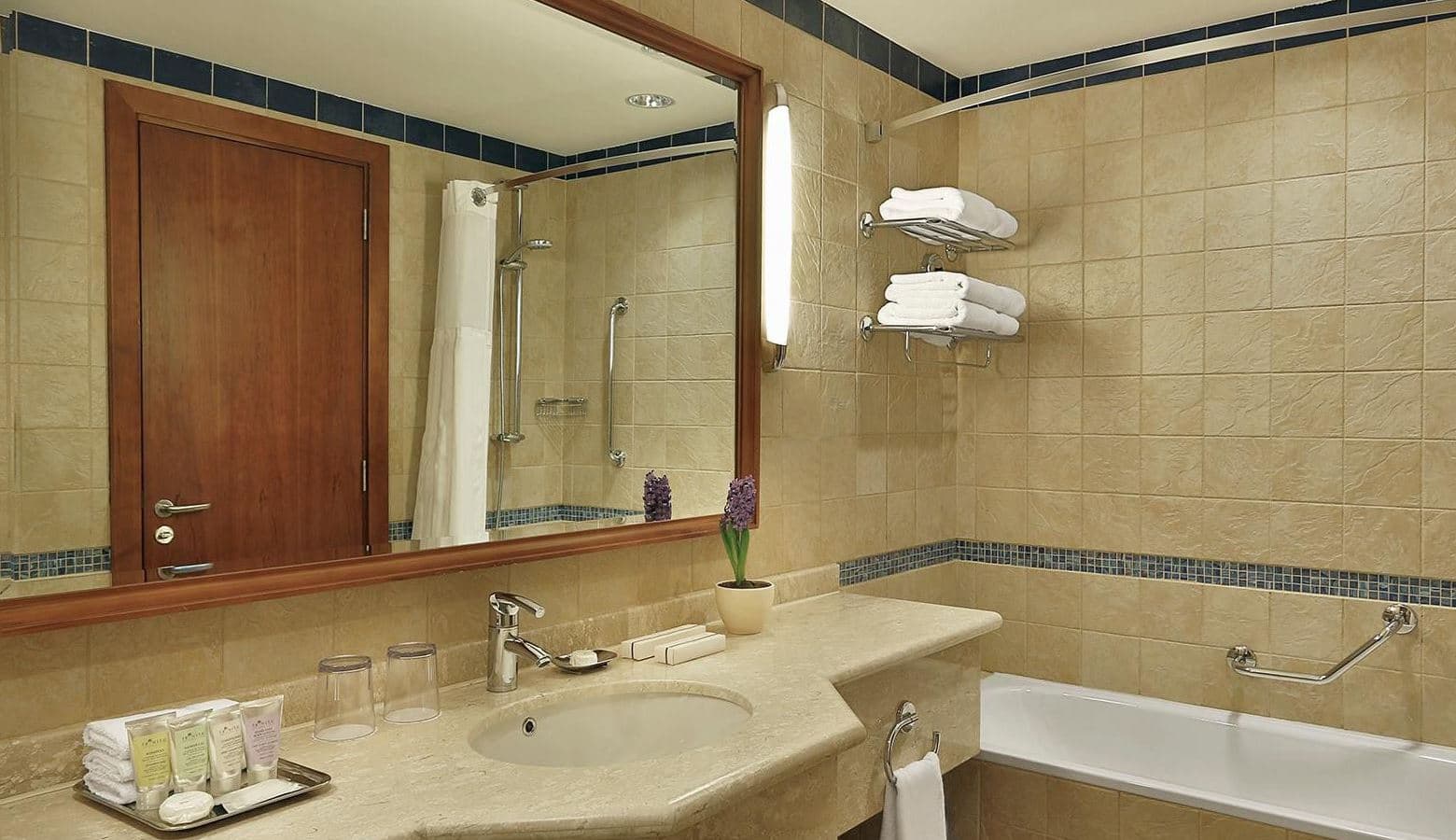 rooms-standard-room
