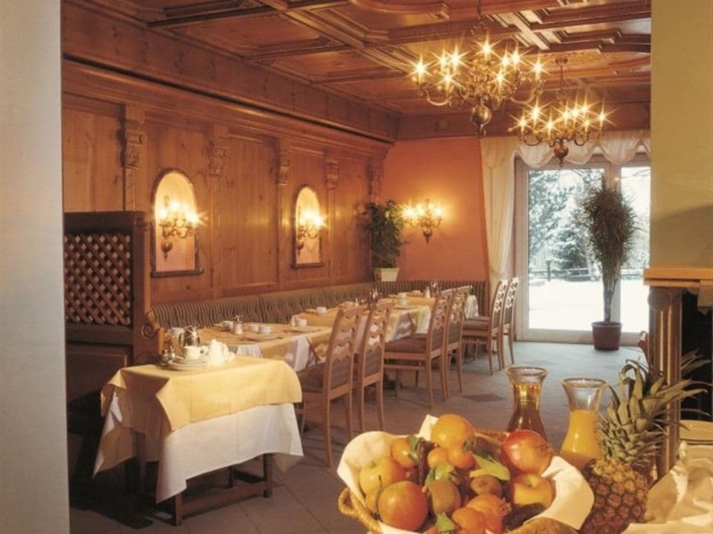 restaurants-restaurant