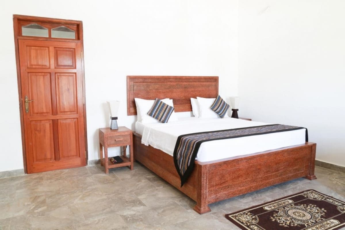 rooms-villa-garden-view