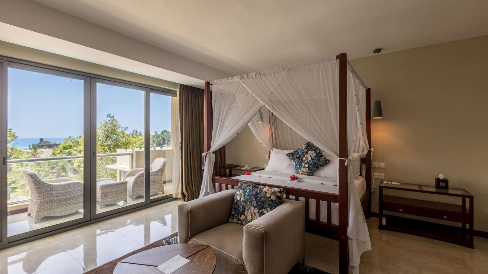 rooms-deluxe-room