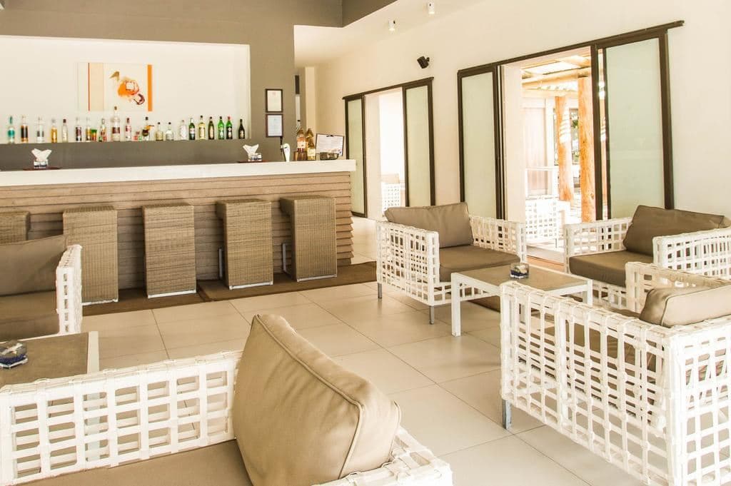 bars-beach-bar-and-pool-service