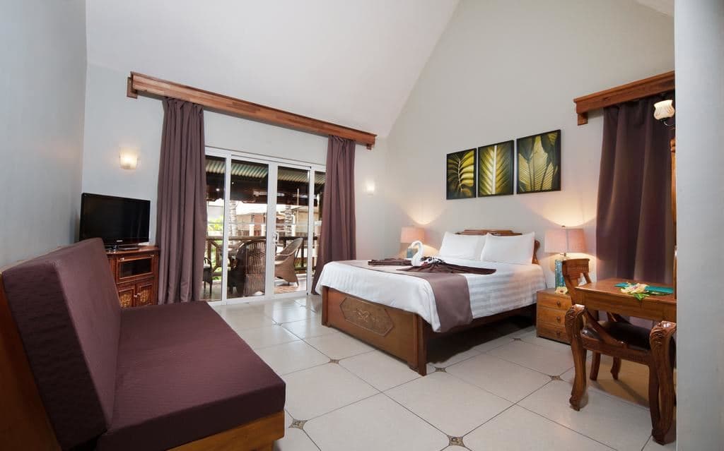 rooms-standard-family-room