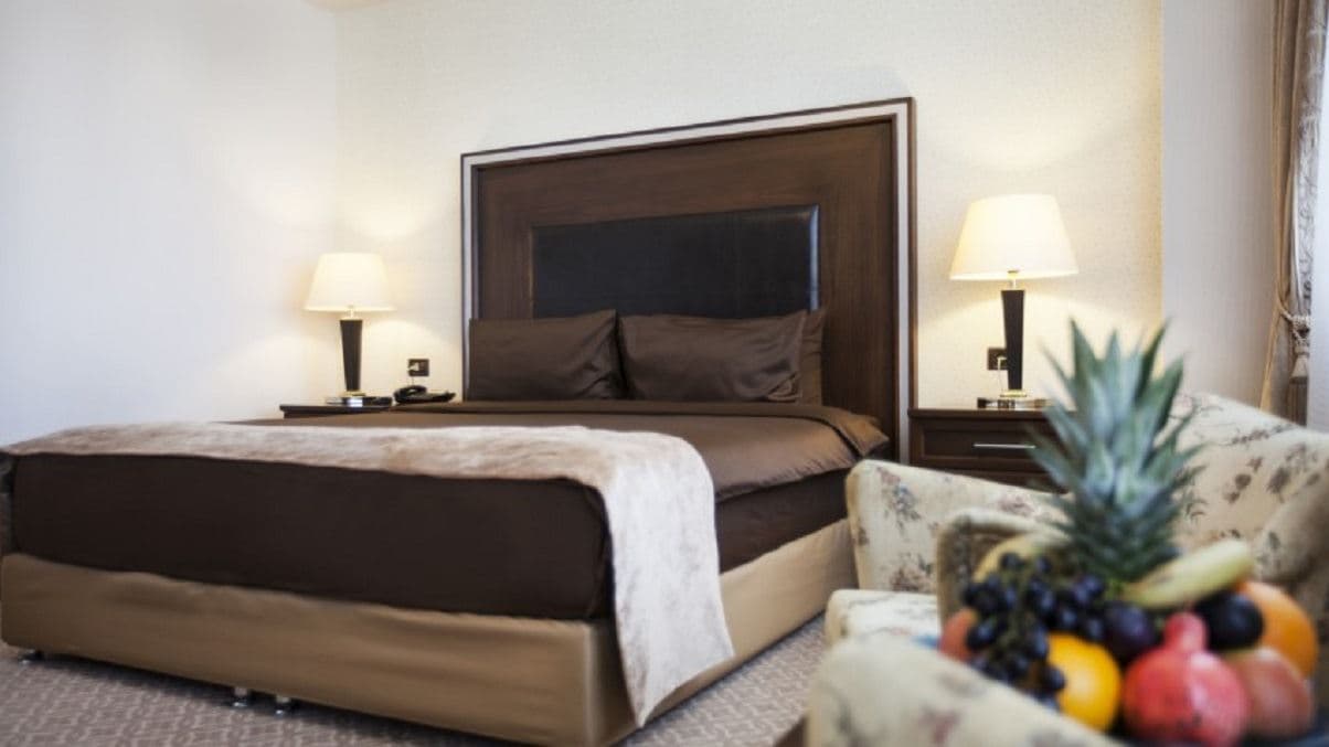 rooms-deluxe-room