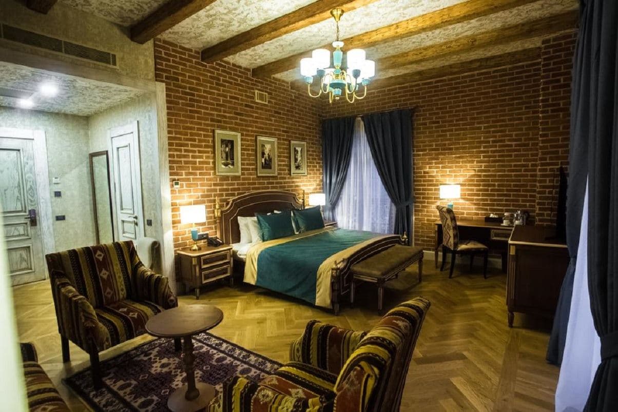 rooms-deluxe-room