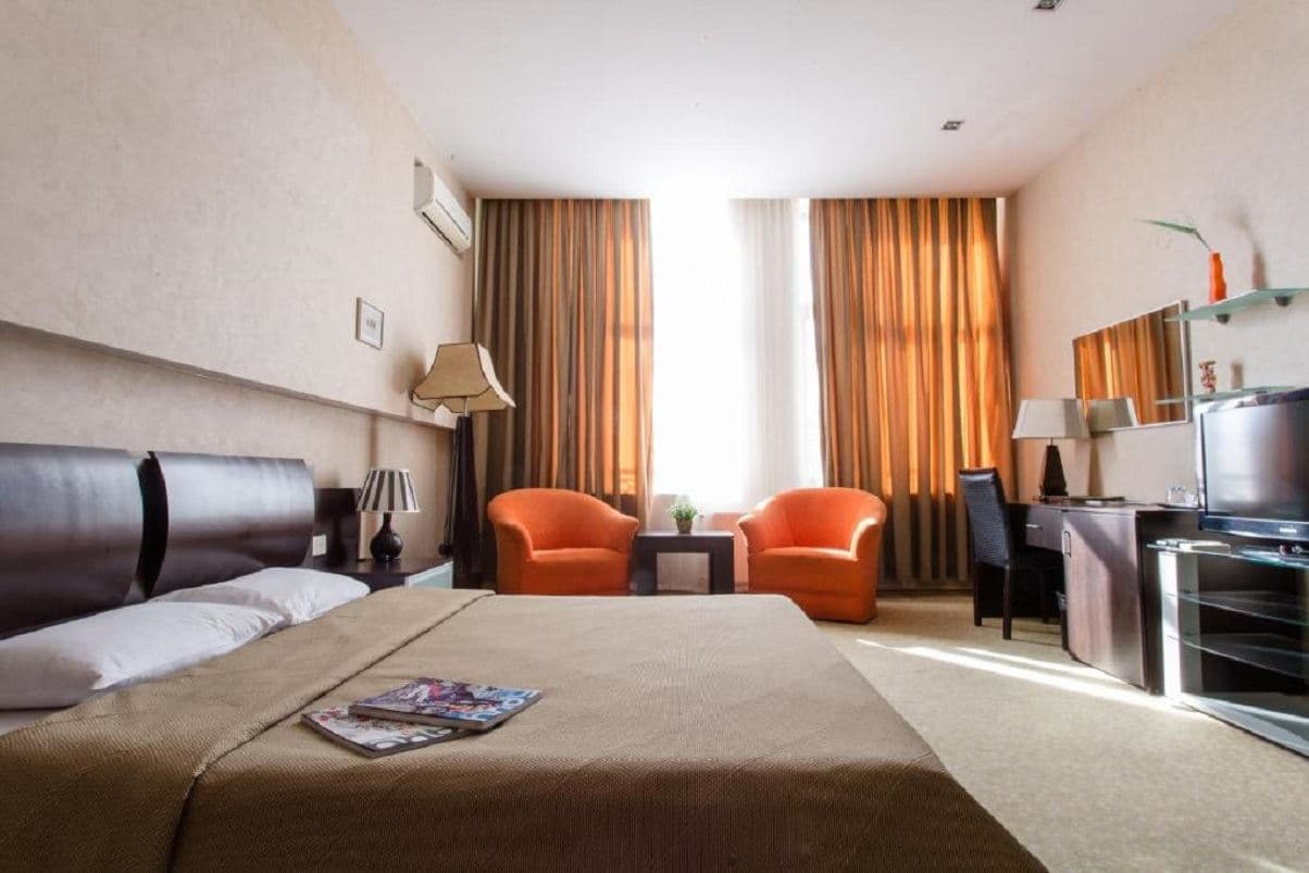 rooms-deluxe-room