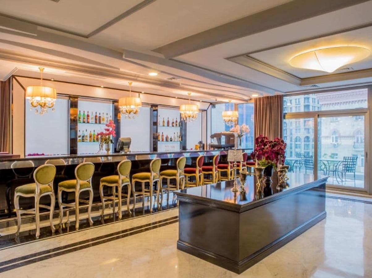 bars-lobby
