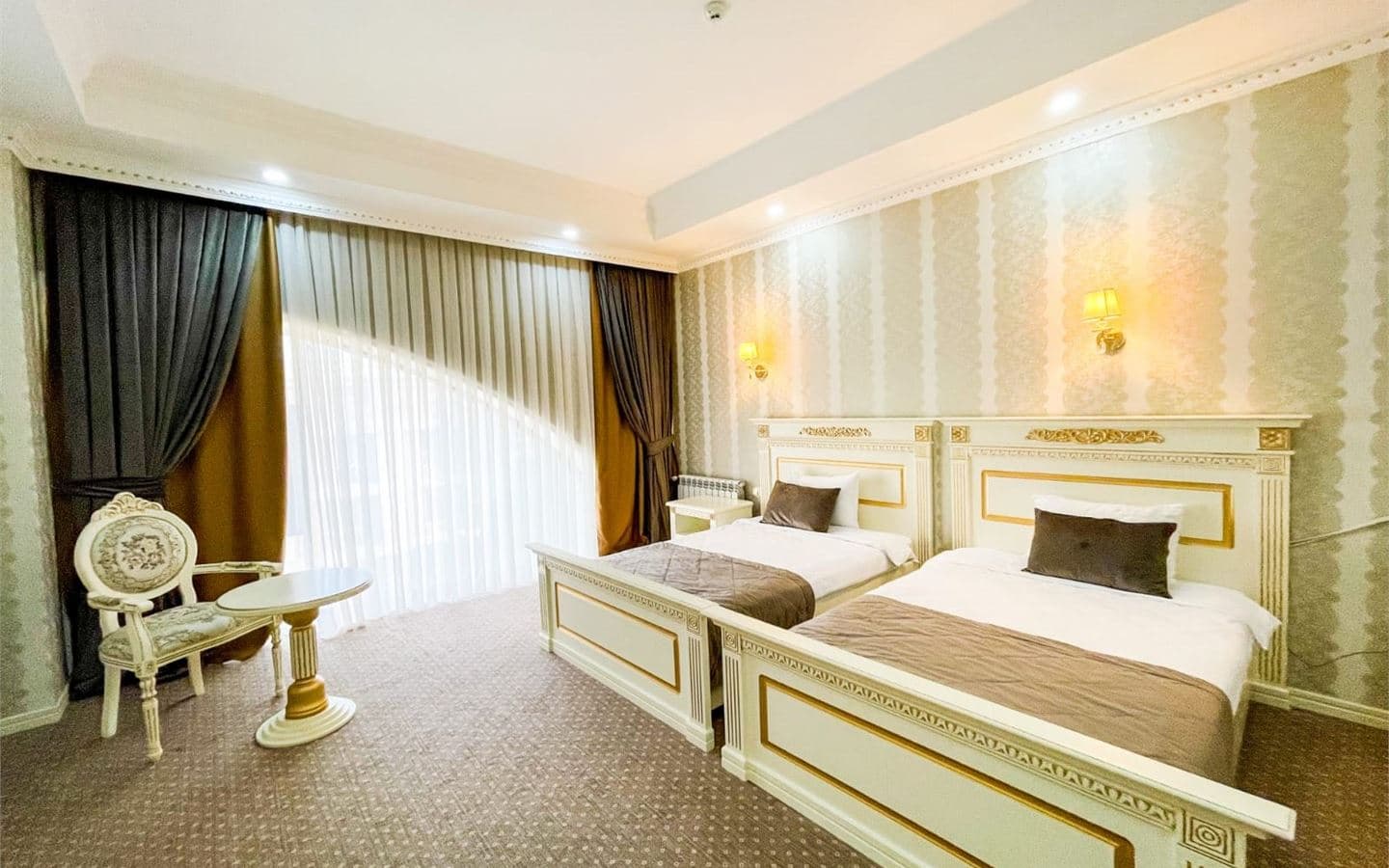 rooms-deluxe-room