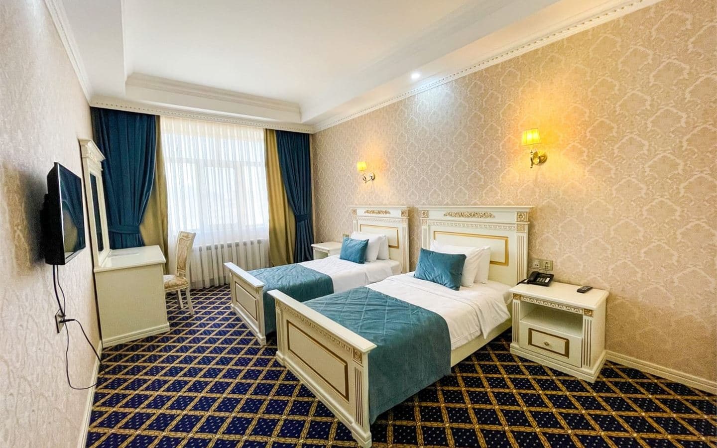 rooms-deluxe-room