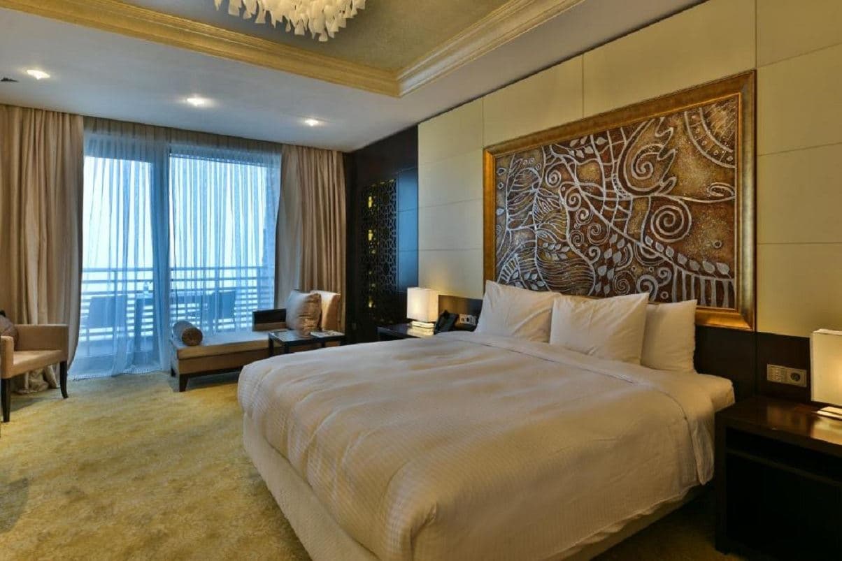 rooms-deluxe-room-plaza-view