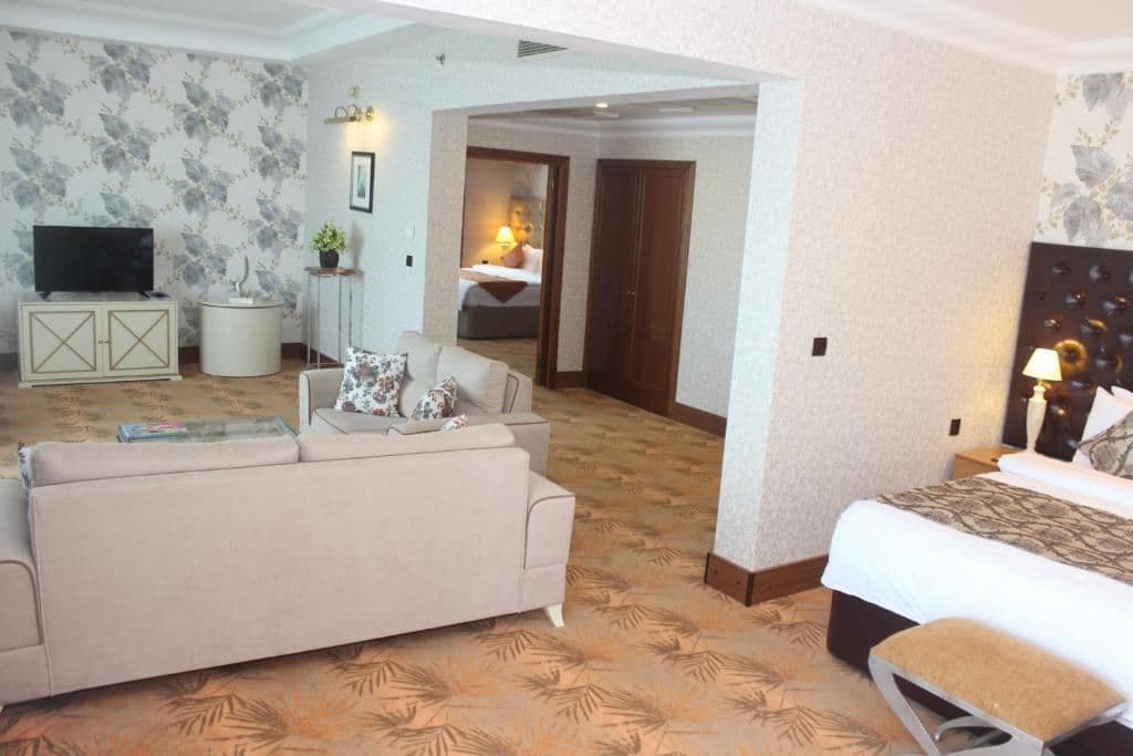 rooms-king-suite