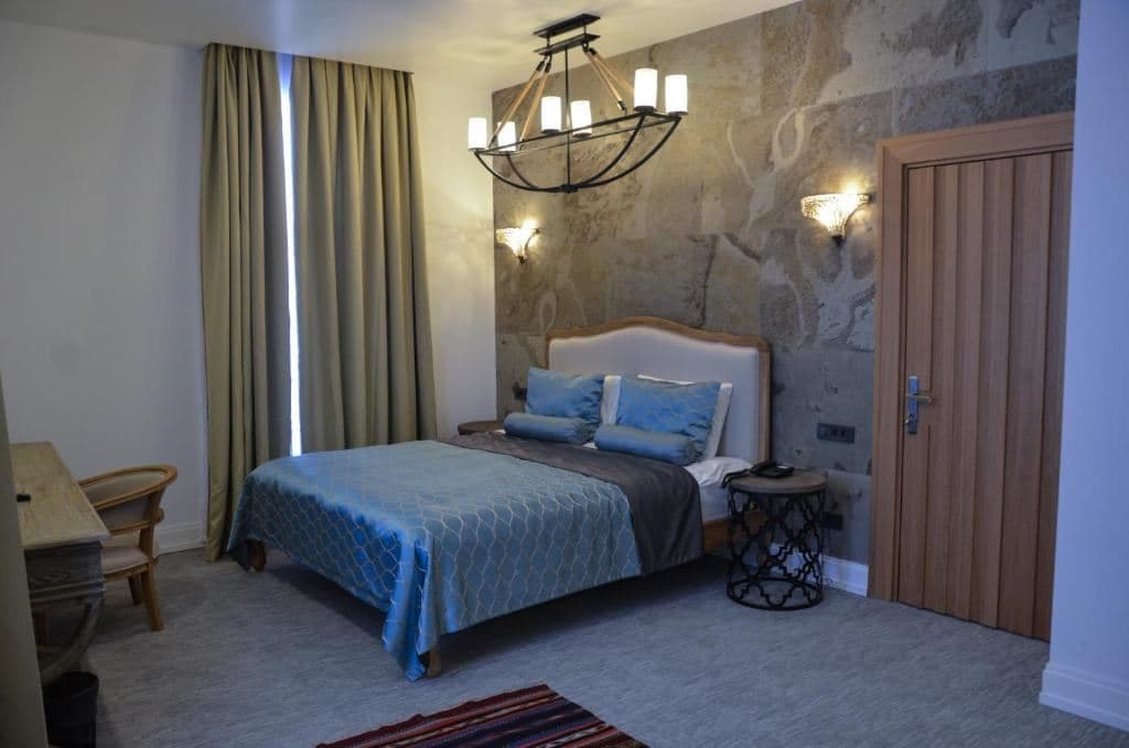 rooms-deluxe-room