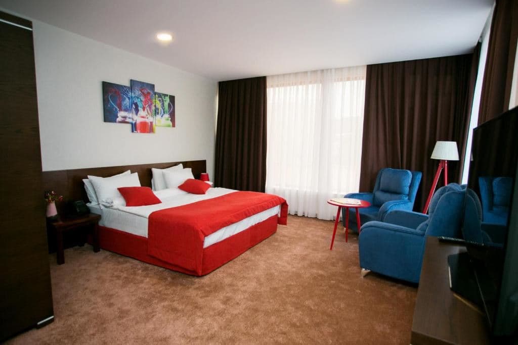 rooms-superior-with-balcony