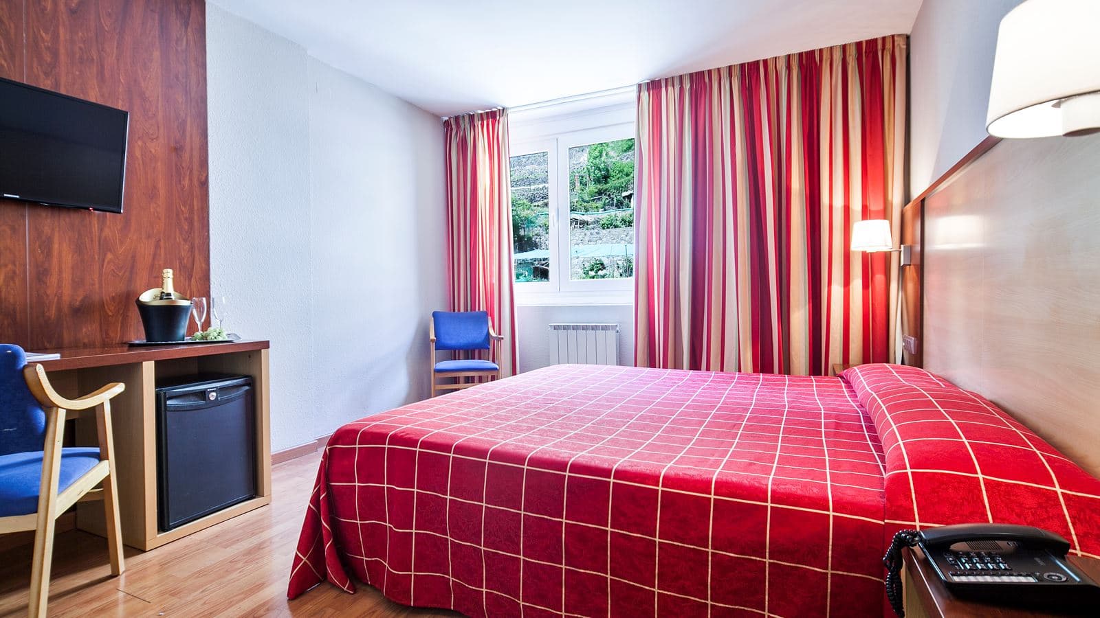 rooms-standard-room