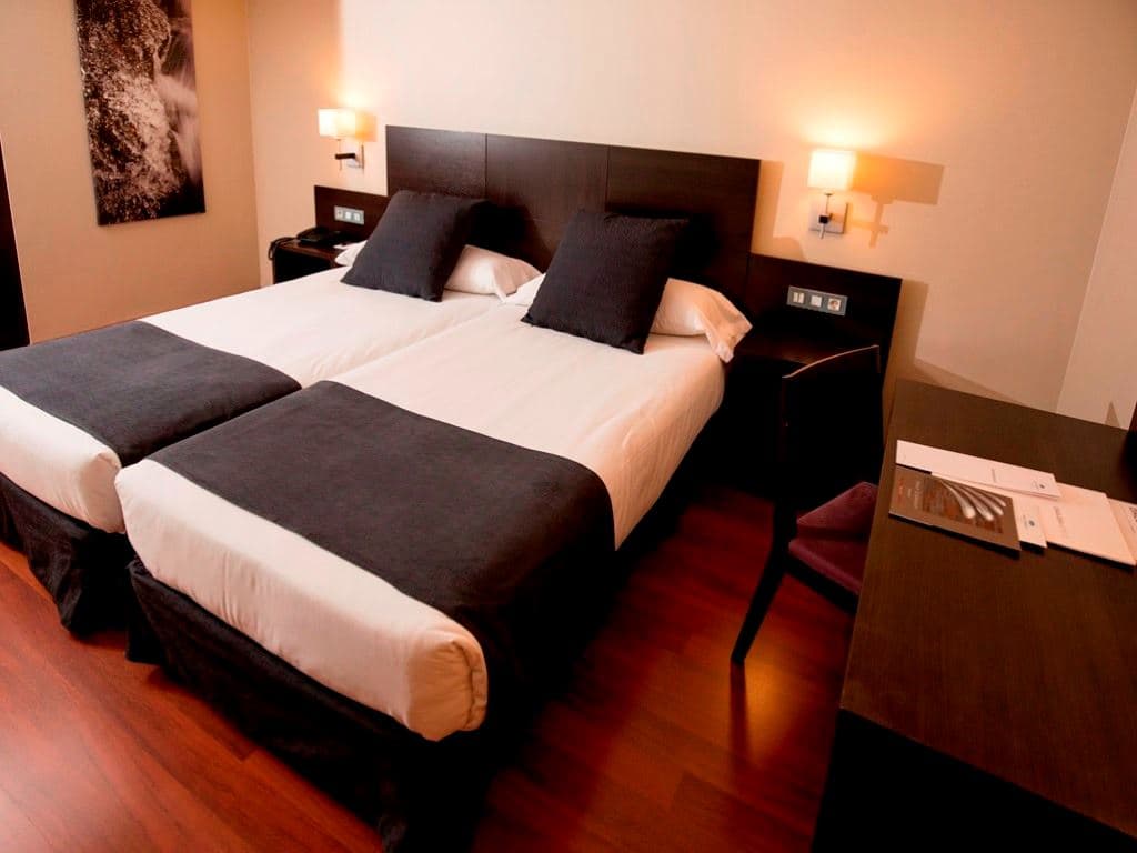 rooms-standard-room