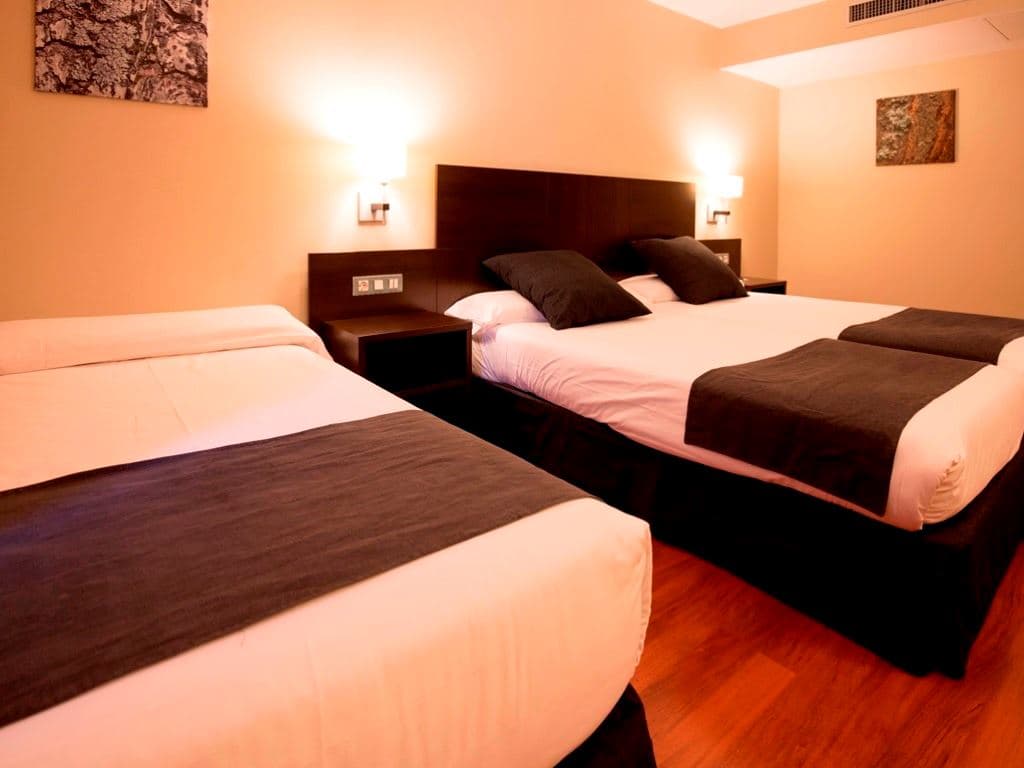 rooms-triple-room