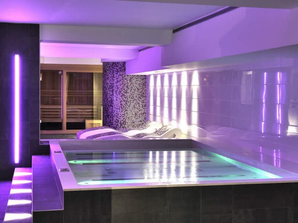 pools-indoor-pool
