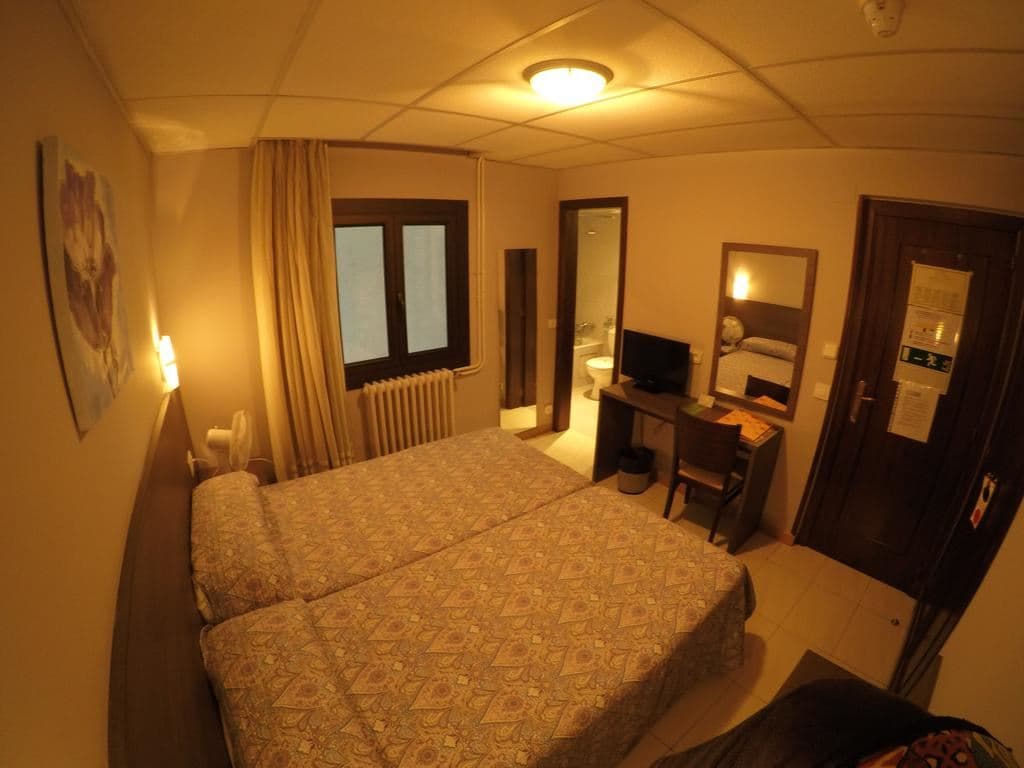 rooms-standard-room