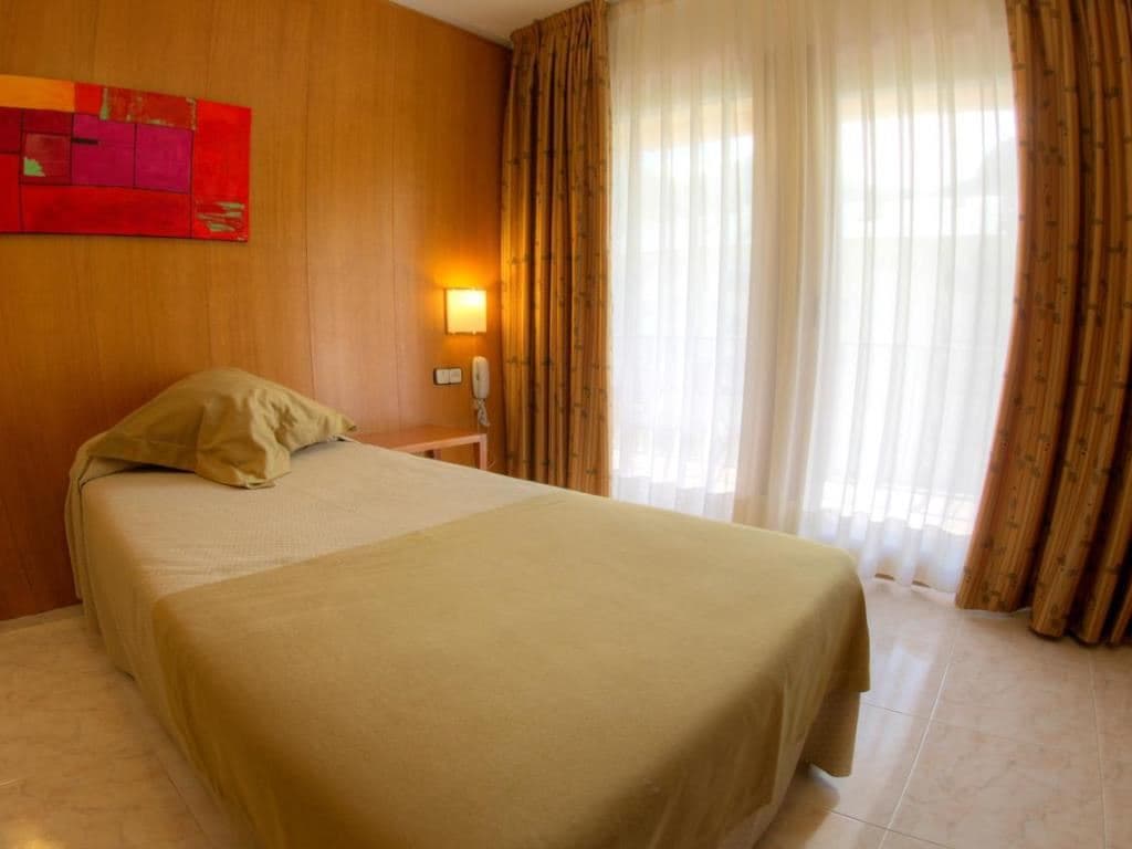 rooms-standard-room