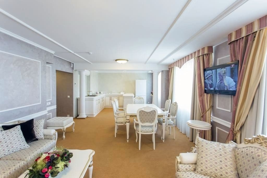 rooms-luxe-room