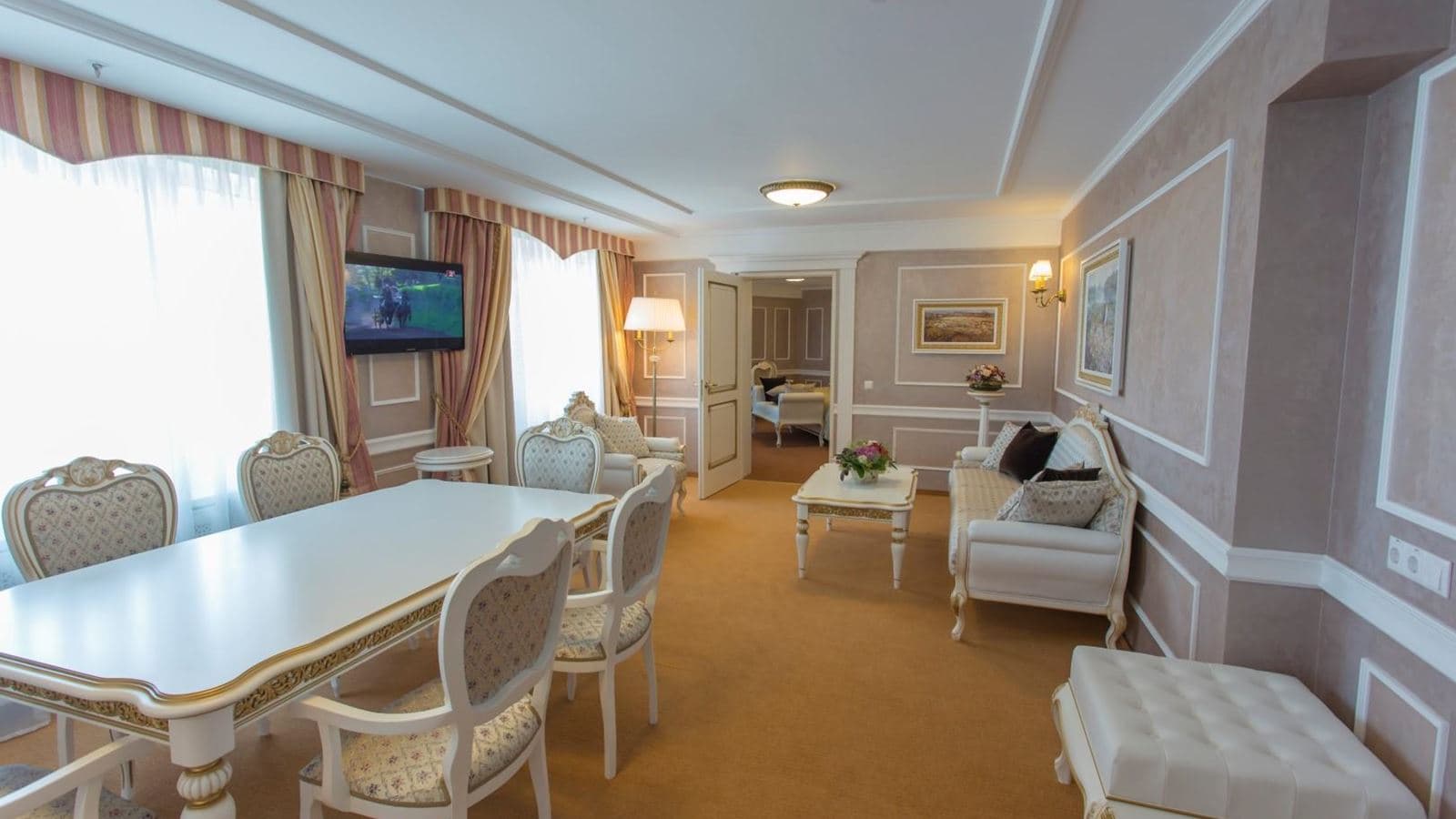 rooms-luxe-room