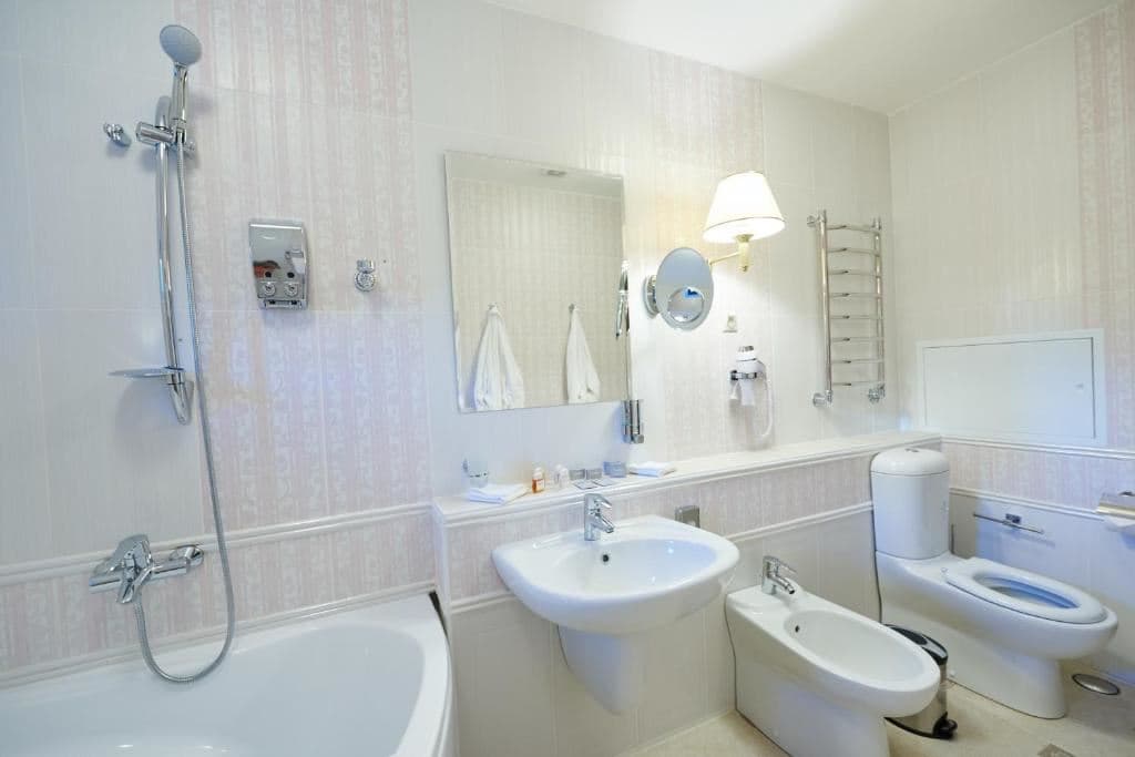 rooms-luxe-suite