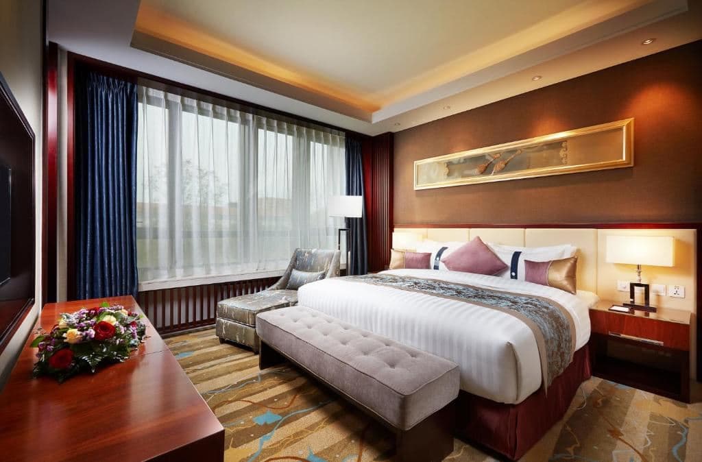 rooms-deluxe-suite
