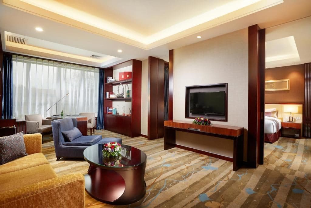 rooms-deluxe-suite