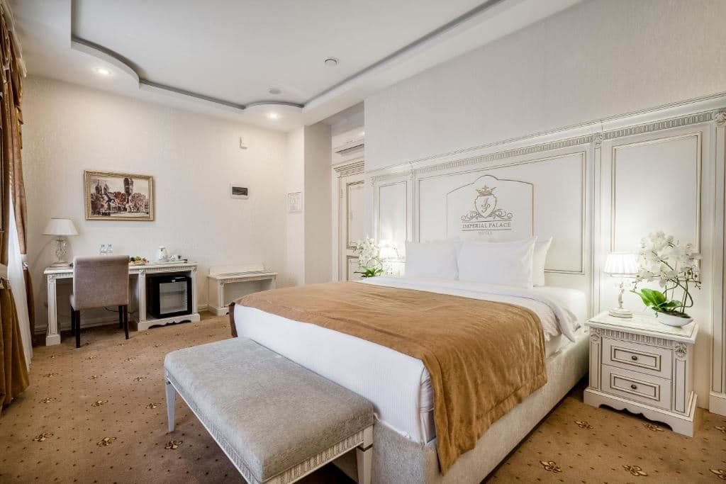 rooms-deluxe-room