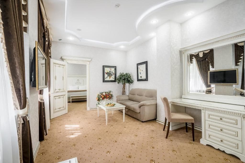 rooms-luxury-room
