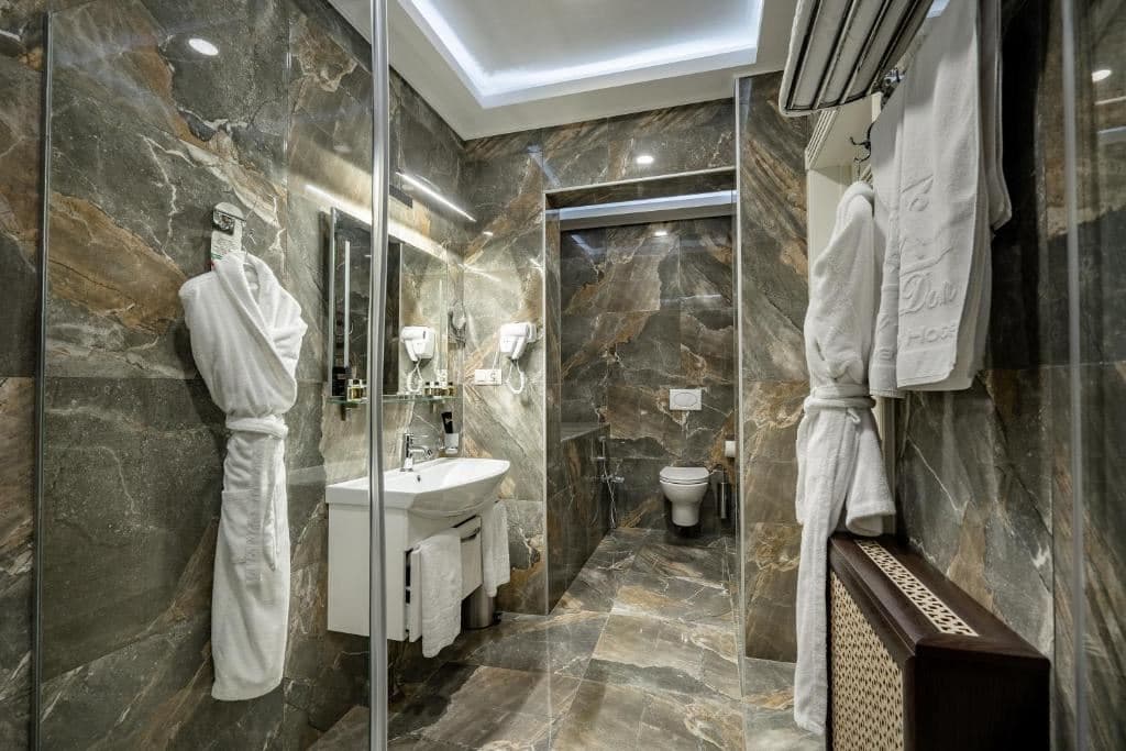 rooms-luxury-room
