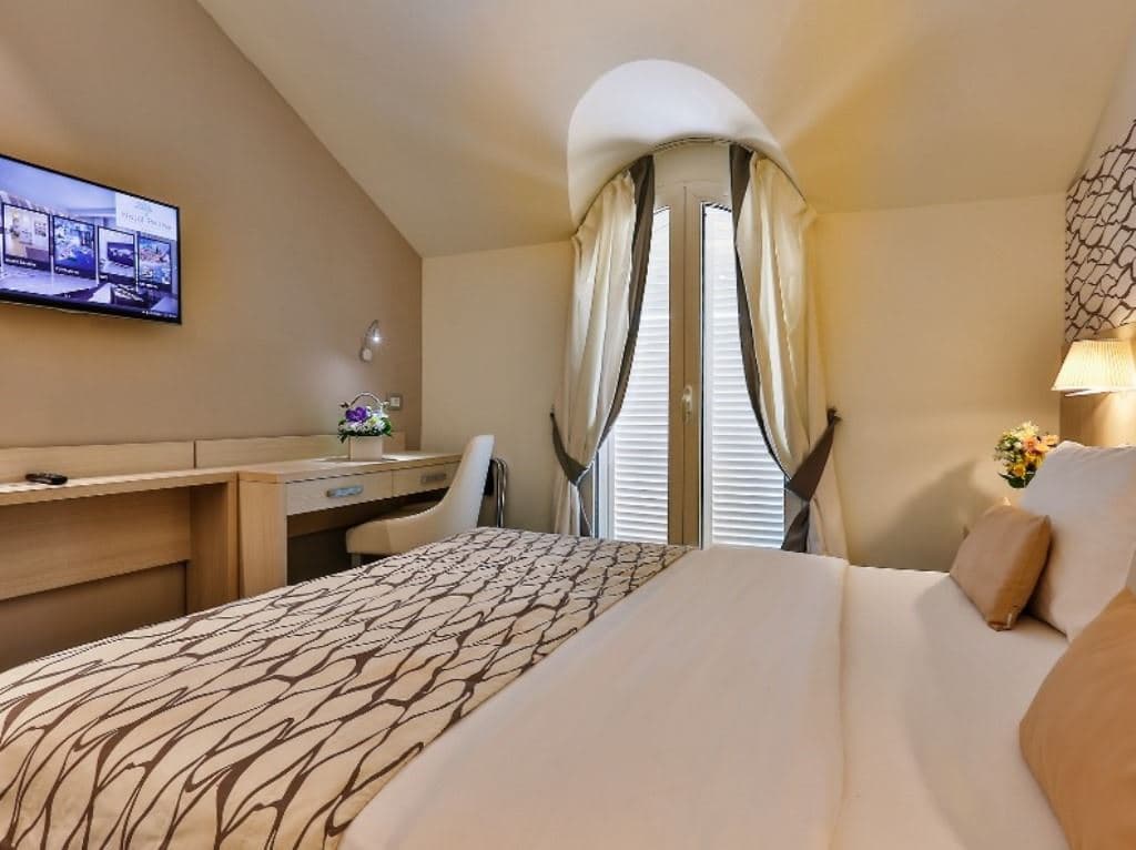 rooms-double-room